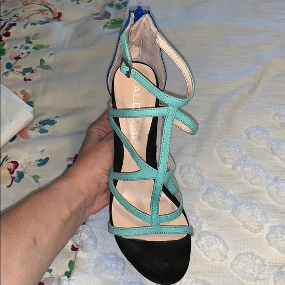 Beautiful Aldo multi color heels - Picture 3 of 5